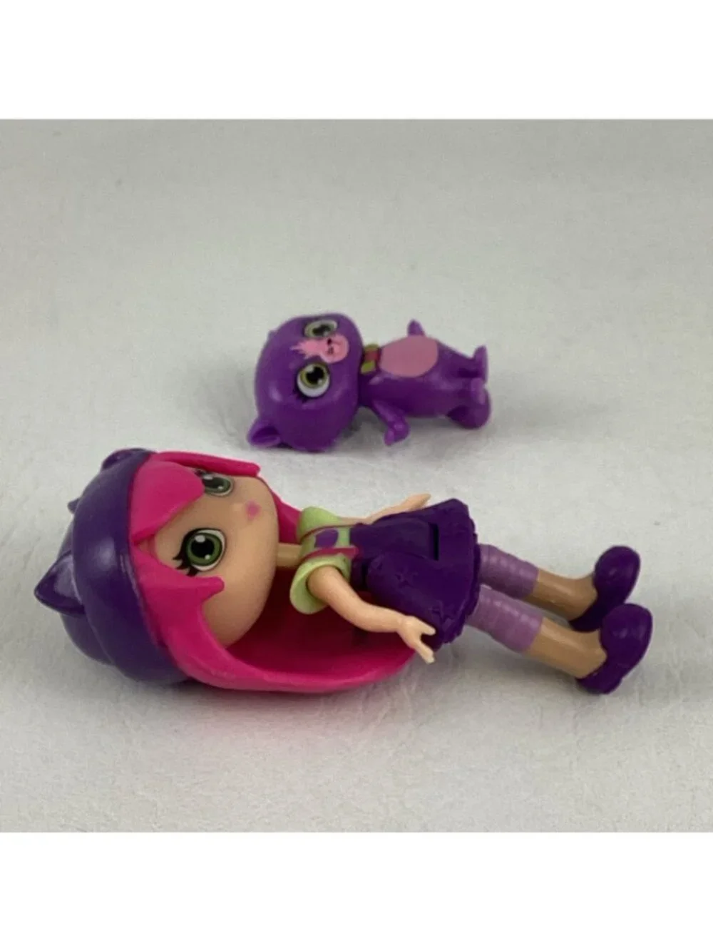 Little Charmers Hazel Action Figure 3